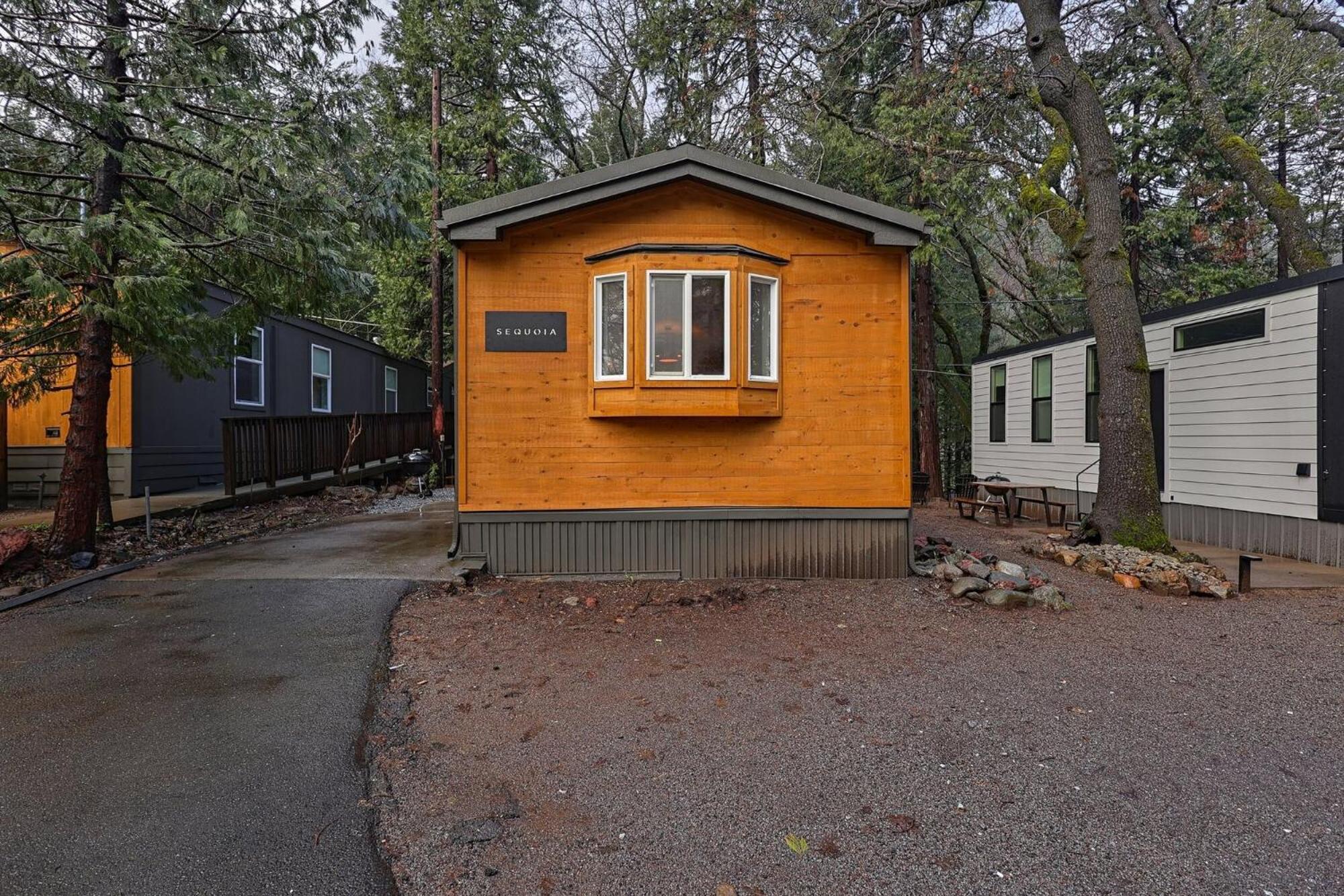 Cave Springs Resort Дънсмюър Екстериор снимка